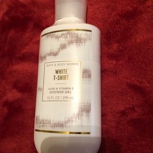 new in plastic bath and body works white t-shirt shower gel